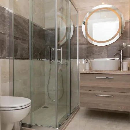 Cozy Flat With Shared Pool Within 3 Min Walk To The Beach In Cesme Apartamento Ildiri