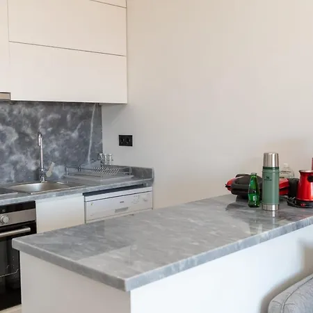 Cozy Flat With Shared Pool Within 3 Min Walk To The Beach In Cesme Apartamento *